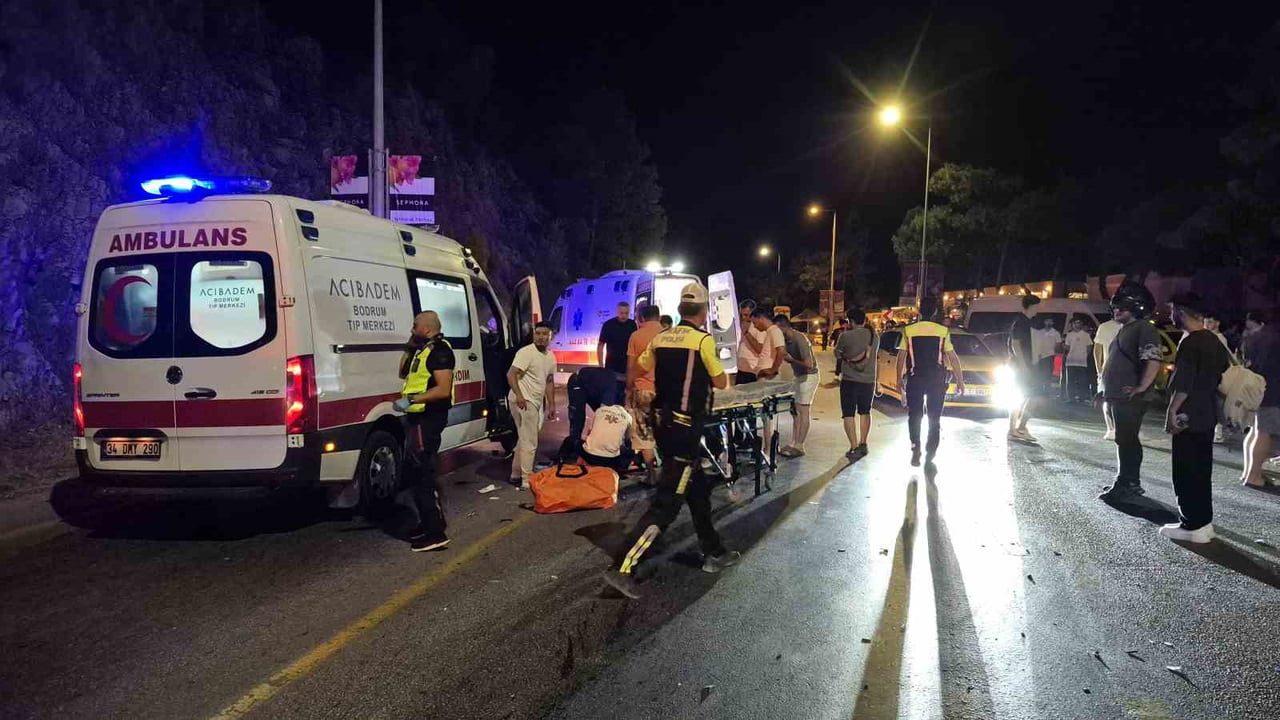 MUĞLA'NIN BODRUM İLÇESİNDE TAKSİNİN MOTOSİKLETE ÇARPTIĞI TRAFİK KAZASINDA 1 KİŞİ ÖLDÜ, 1 KİŞİ AĞIR...