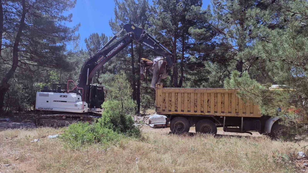 MUĞLA BÜYÜKŞEHİR BELEDİYESİ ZABITA EKİPLERİNDEN KAÇAK HAFRİYATÇILARA FOTOKAPAN VE DRONLU...