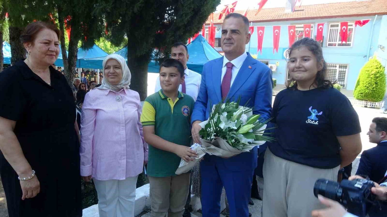 MUĞLA’DA 162 BİN ÖĞRENCİNİN KARNE HEYECANI