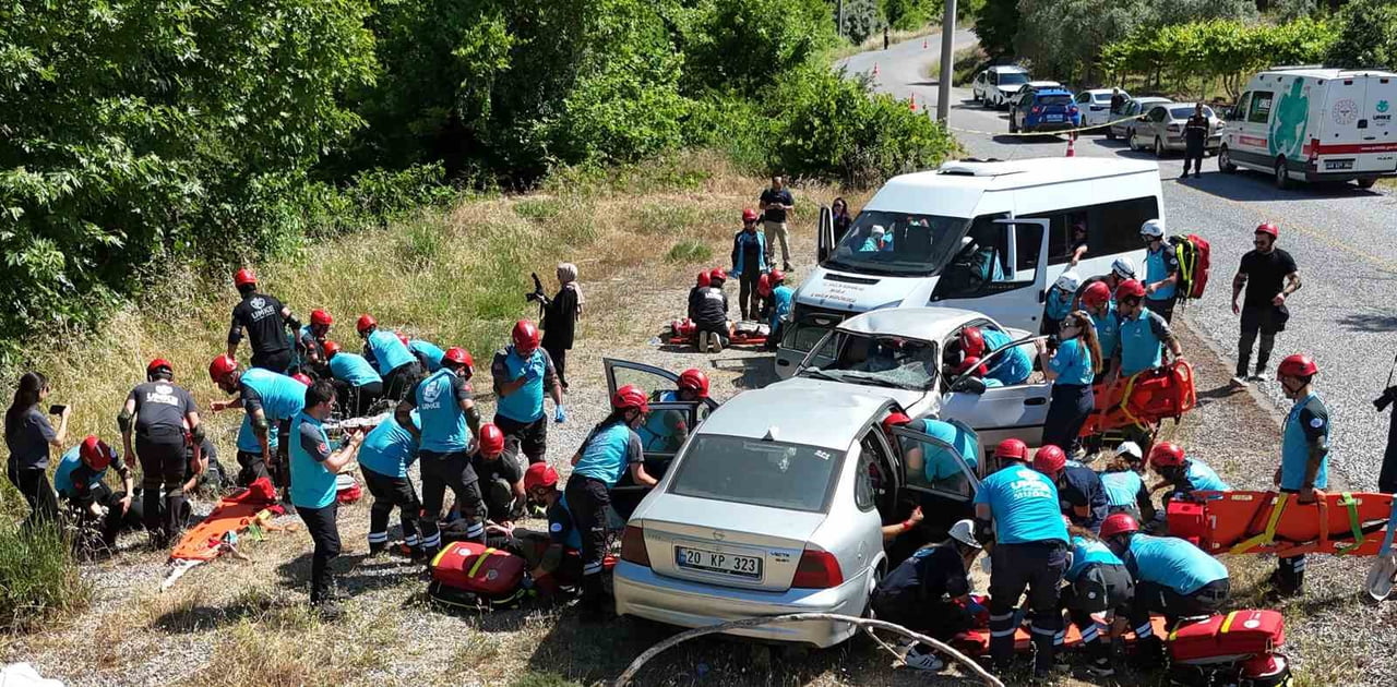 MUĞLA İL SAĞLIK MÜDÜRLÜĞÜ KOORDİNASYONUNDA DÜZENLENEN 20. BÖLGE UMKE KAMPI VE TATBİKATI, TOPLU...