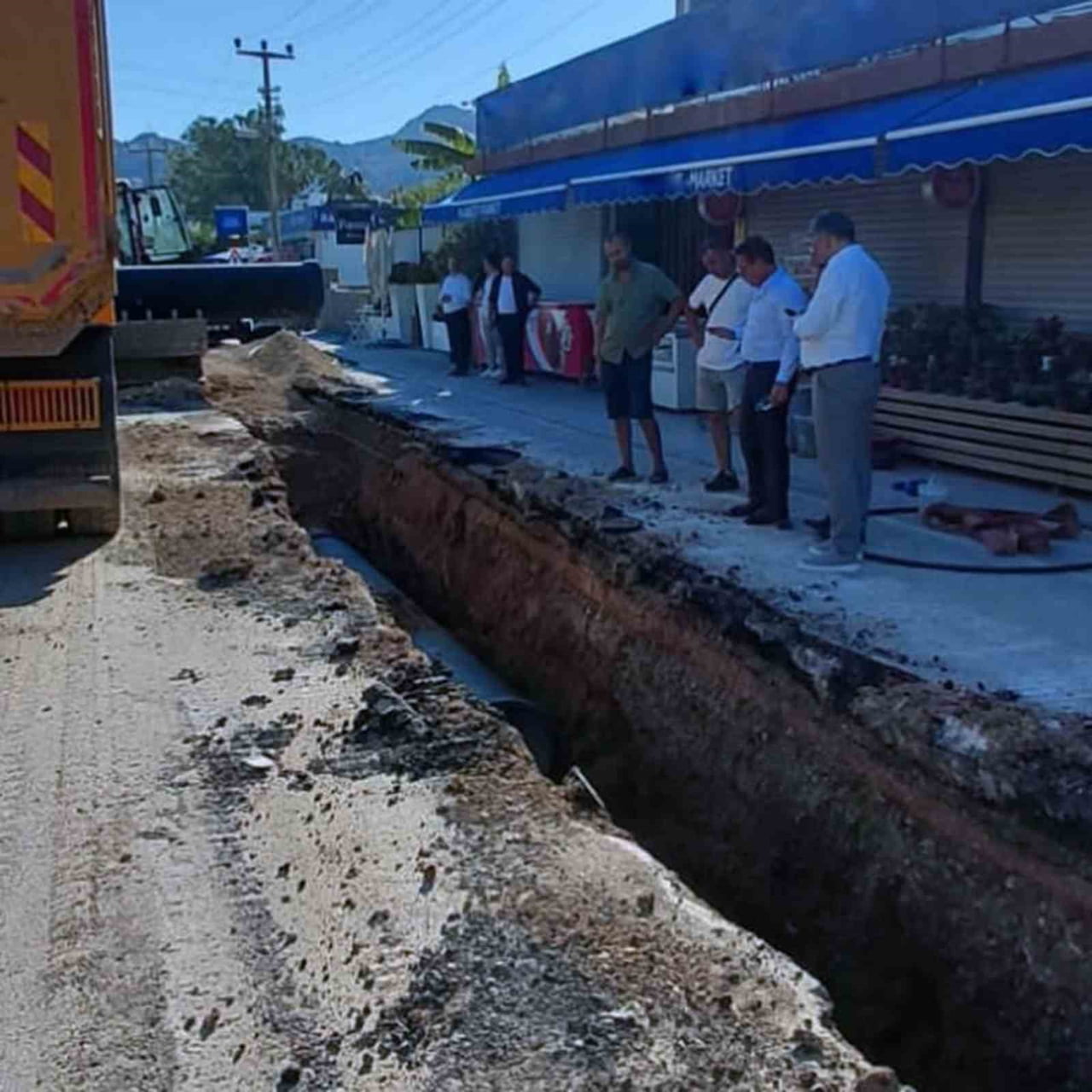 MUĞLA’NIN BODRUM İLÇESİNDE SIK SIK PATLAYAN SU İSALE HATLARI YENİLEME ÇALIŞMALARI DEVAM...