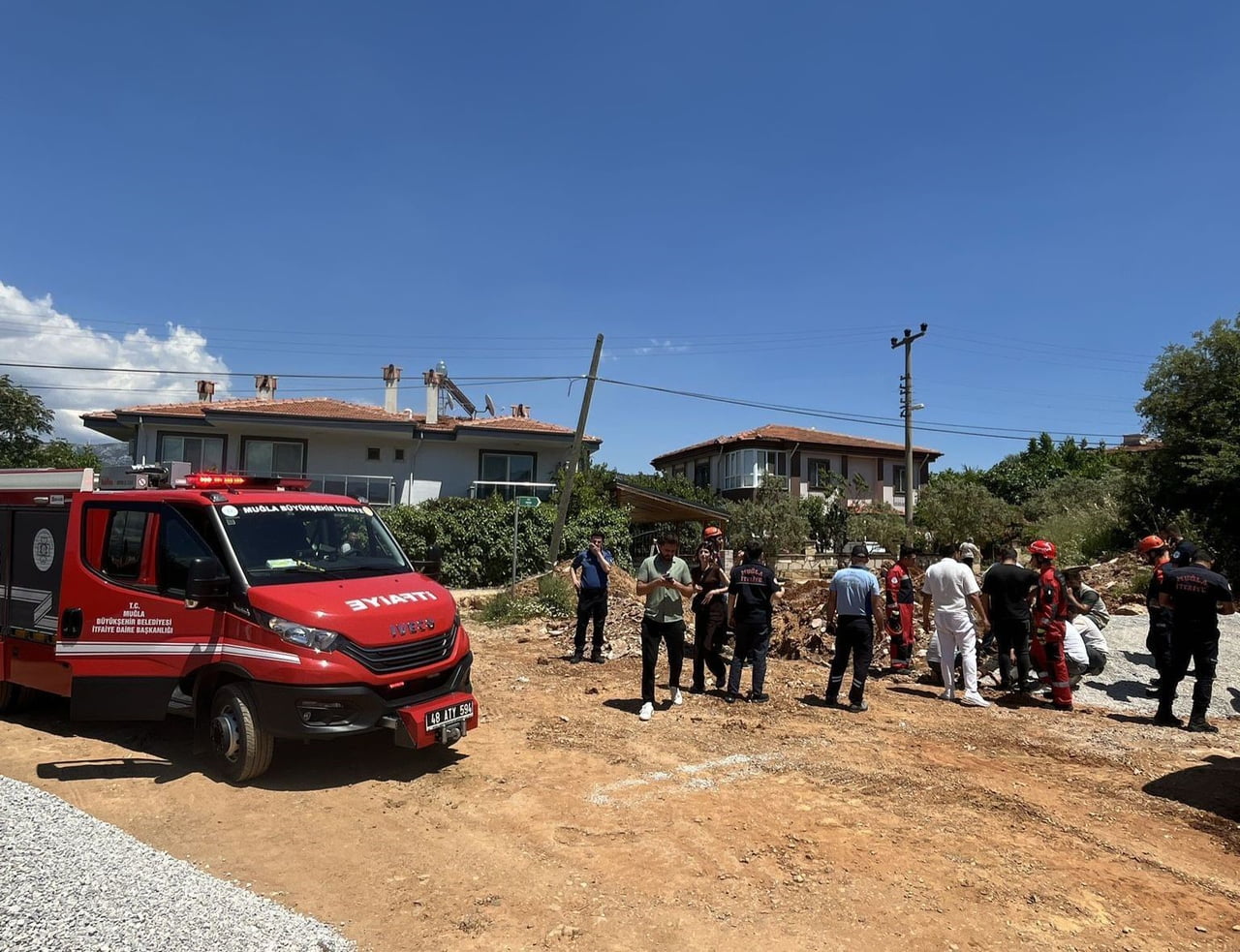 MUĞLA’NIN MENTEŞE İLÇESİ YENİKÖY MAHALLESİ’NDE ALTYAPI ÇALIŞMASI SIRASINDA MEYDANA GELEN GÖÇÜKTE...