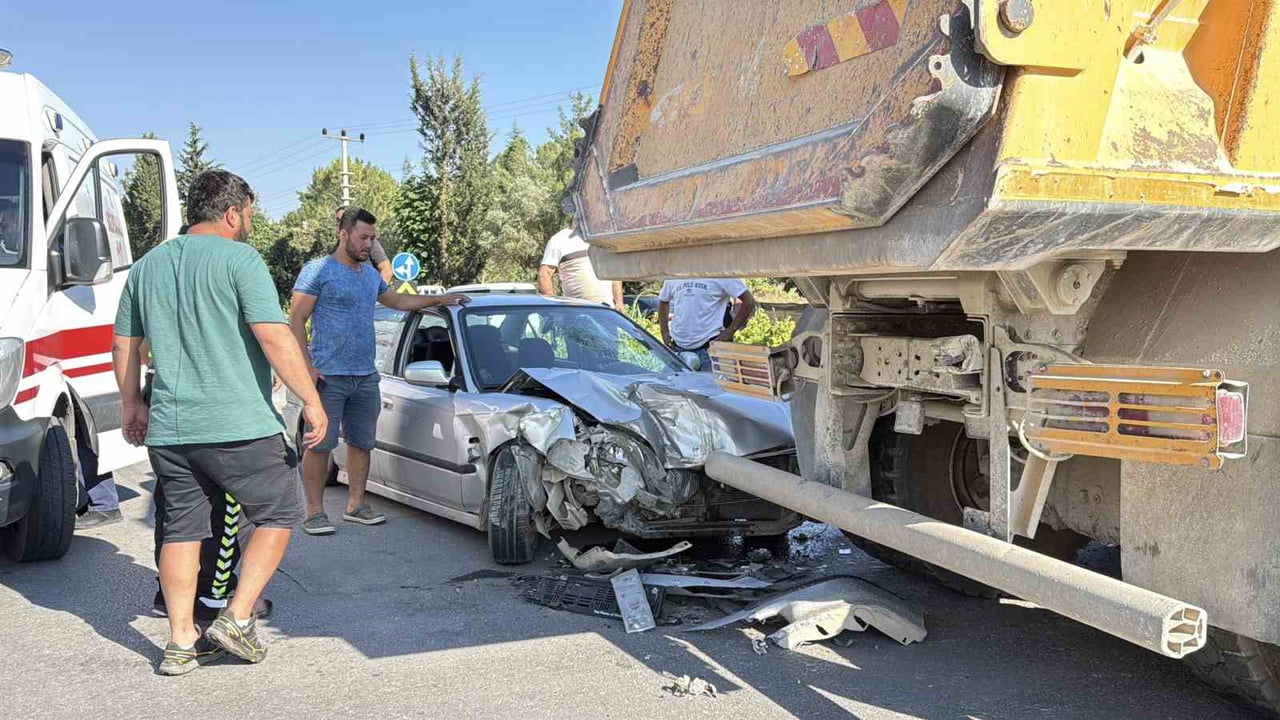 MUĞLA’NIN MENTEŞE İLÇESİNDE KAMYONA ARKADAN ÇARPAN OTOMOBİLİN 22 YAŞINDAKİ SÜRÜCÜSÜ...
