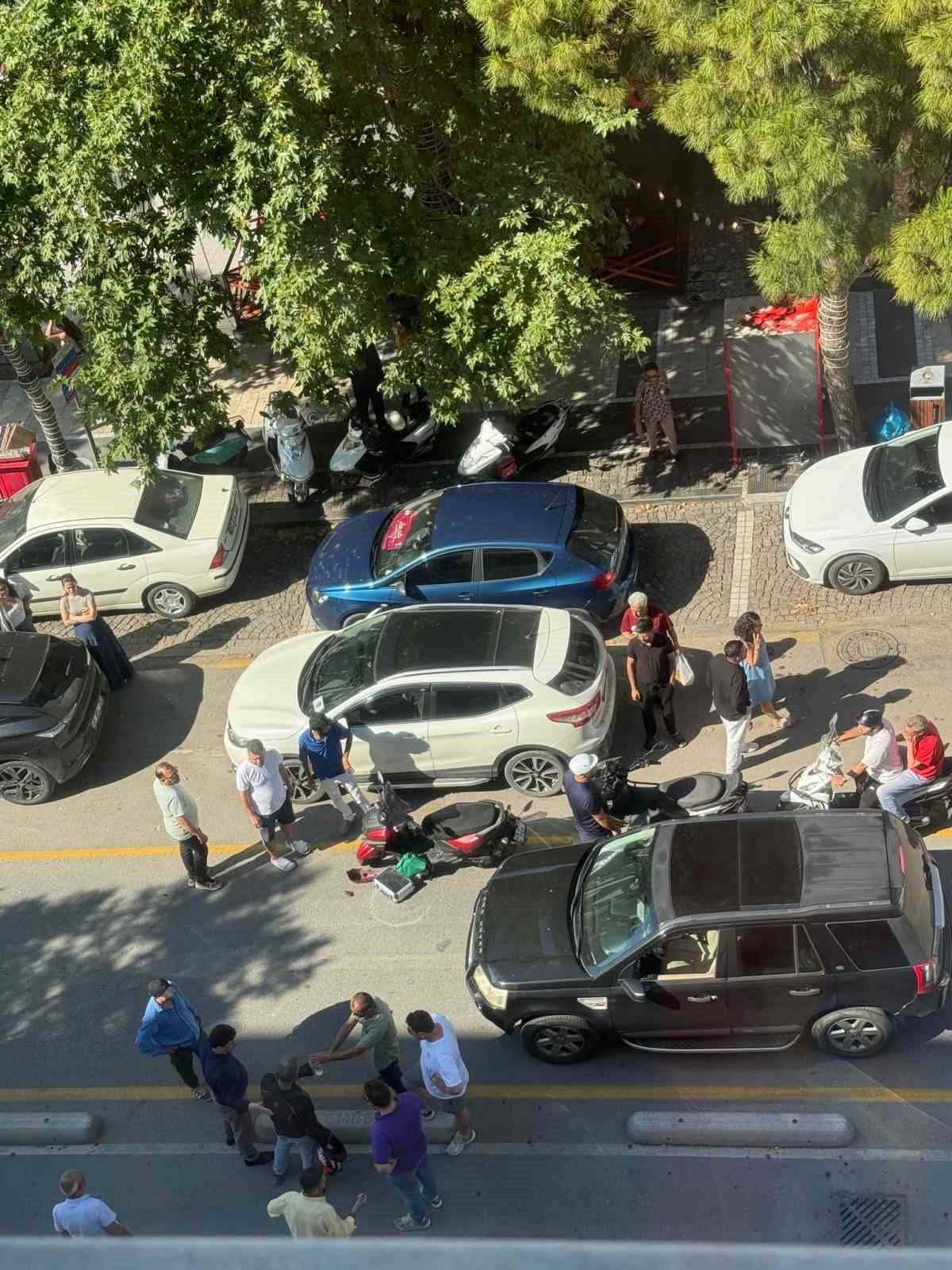 MUĞLA’NIN MENTEŞE İLÇESİNDE SEYİR HALİNDEKİ BİR MOTOSİKLET, ARACININ KAPISINI AÇAN CHP MUĞLA İL...
