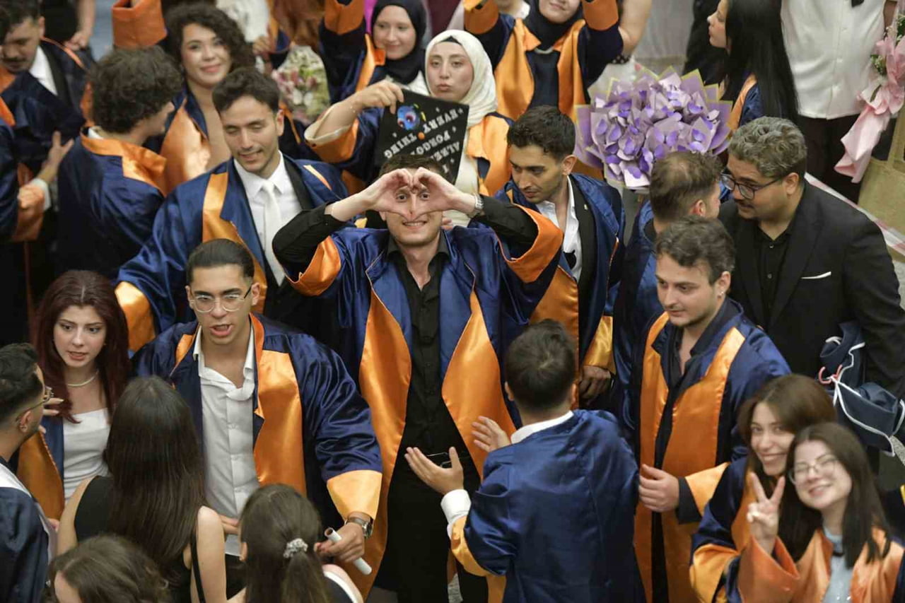 MUĞLA SITKI KOÇMAN ÜNİVERSİTESİ EDEBİYAT FAKÜLTESİNDE MEZUNİYET TÖRENİ