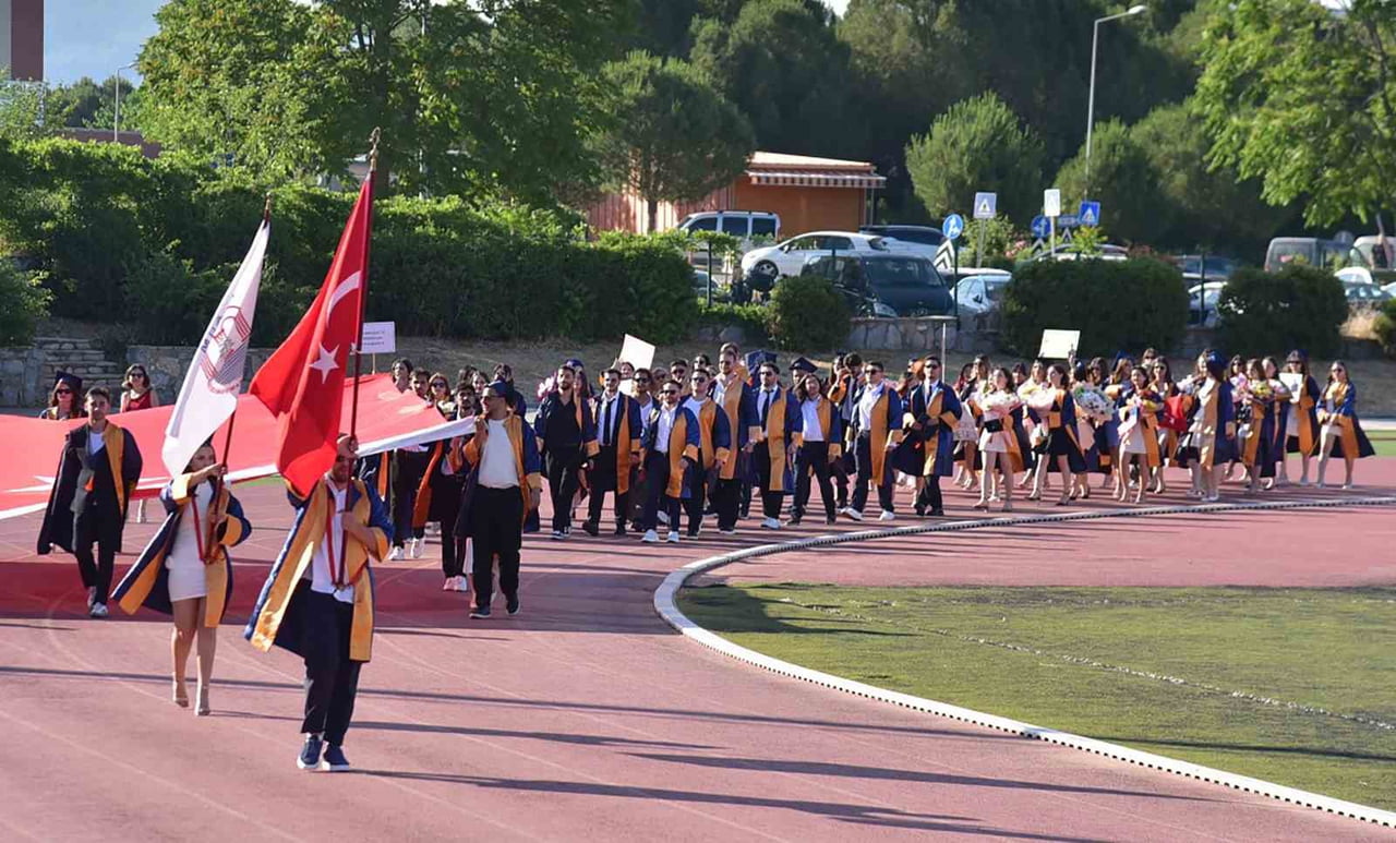 MUĞLA SITKI KOÇMAN ÜNİVERSİTESİ (MSKÜ) EĞİTİM FAKÜLTESİ 2025-2026 EĞİTİM ÖĞRETİM YILI MEZUNİYET...