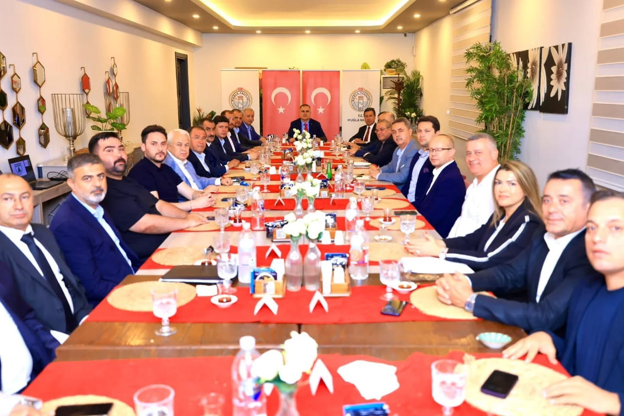MUĞLASPOR’DA 1. LİG ZİRVESİ YENİ SEZON PLANLAMASI VE HEDEFLER MASAYA YATIRILDI