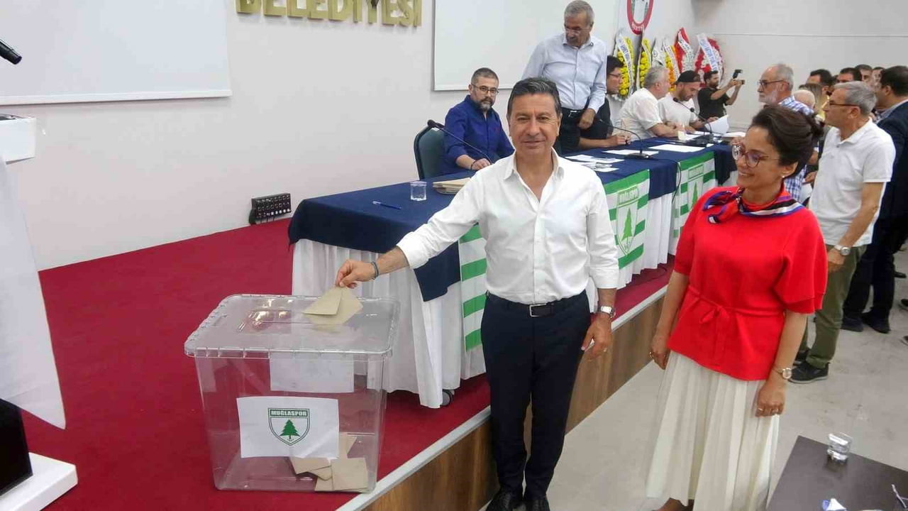 MUĞLASPOR’DA KIYANÇ GÜVEN TAZELEDİ