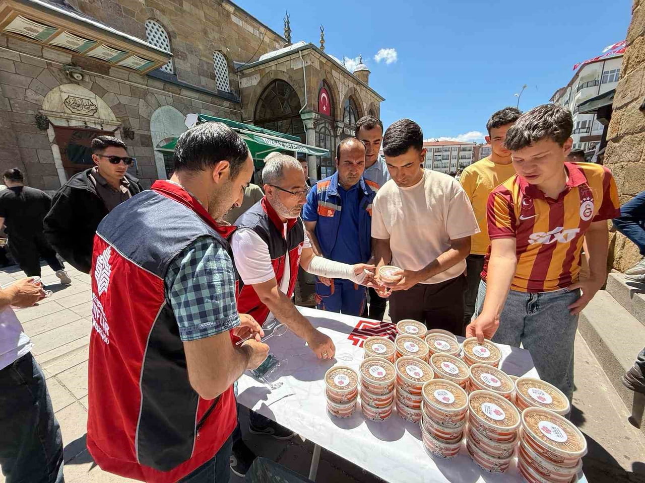 MUHARREM AYININ PAYLAŞMA, BİRLİK VE BERABERLİK RUHUNU YAŞATMAK AMACIYLA DÜZENLENEN ETKİNLİĞE...