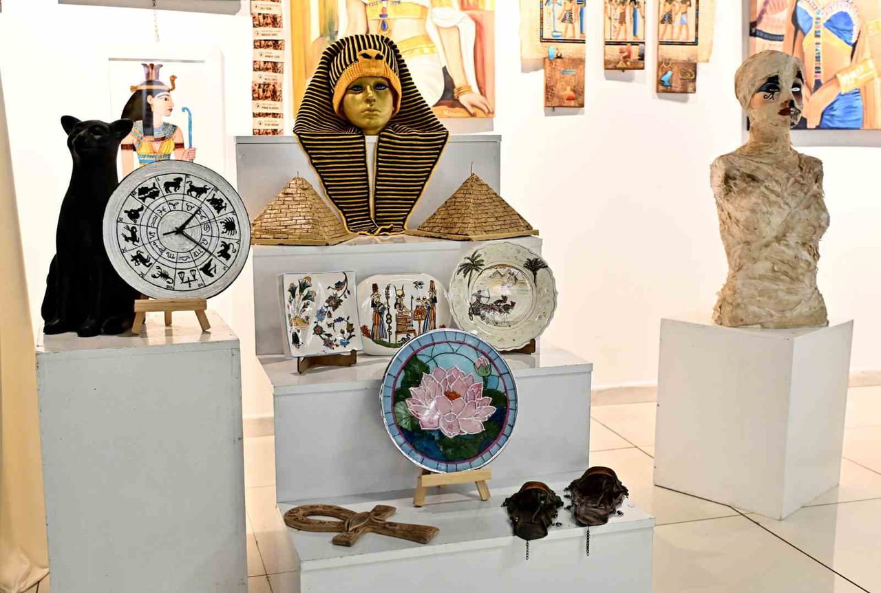 MURATPAŞA BELEDİYESİ AYDIN KANZA SANAT GALERİSİ’NDE, MEST KURSİYERLERİNİN YIL BOYUNCA HAZIRLADIĞI...