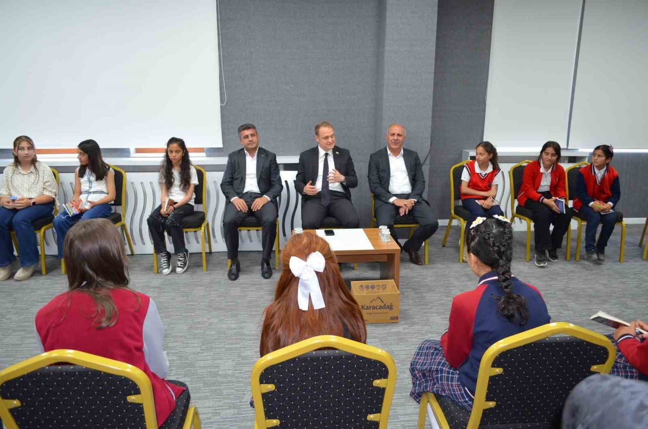 MUŞ'UN BULANIK İLÇESİNDE ÖĞRENCİLERİN OKUMA ALIŞKANLIĞINI GÜÇLENDİRMEK VE KİTAPLAR ÜZERİNDEN...