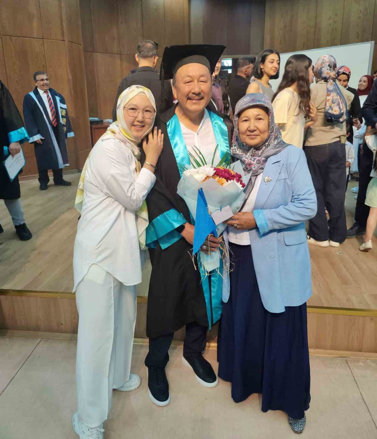 MUSTAFA KÖK VE AİLESİ