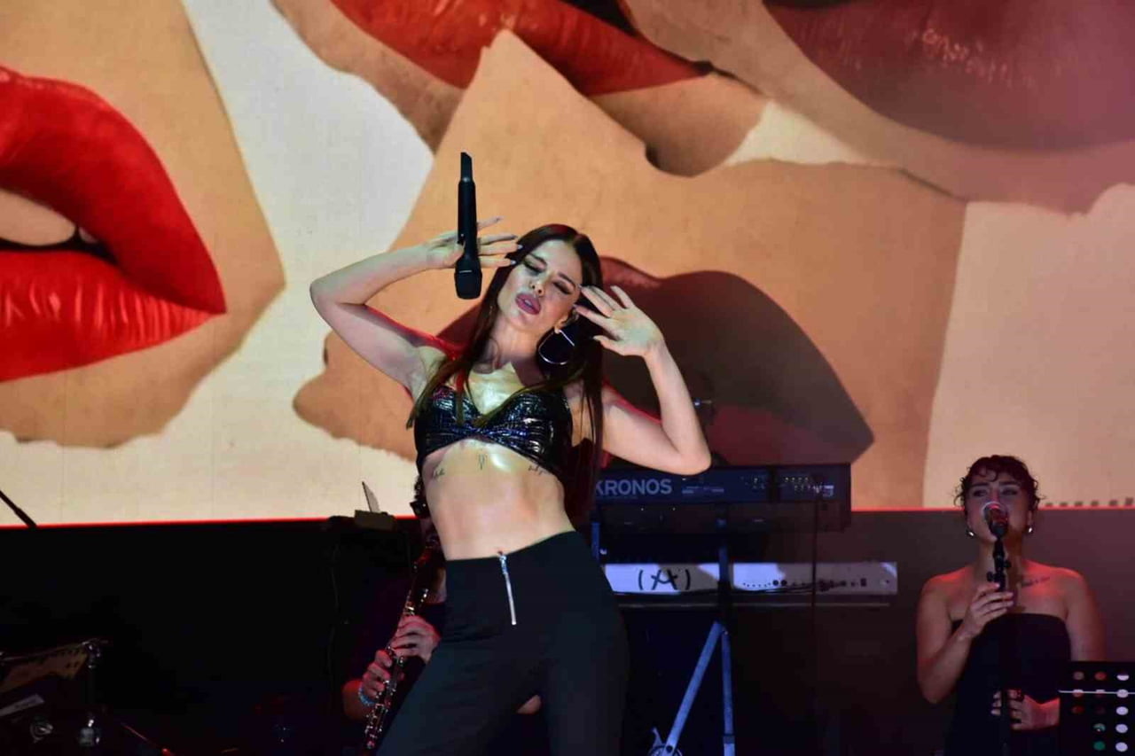 MUT İLÇESİNDE DÜZENLENEN KARACAOĞLAN KAYISI KÜLTÜR VE SANAT FESTİVALİ’NİN 64’ÜNCÜSÜ KONSERLERLE...