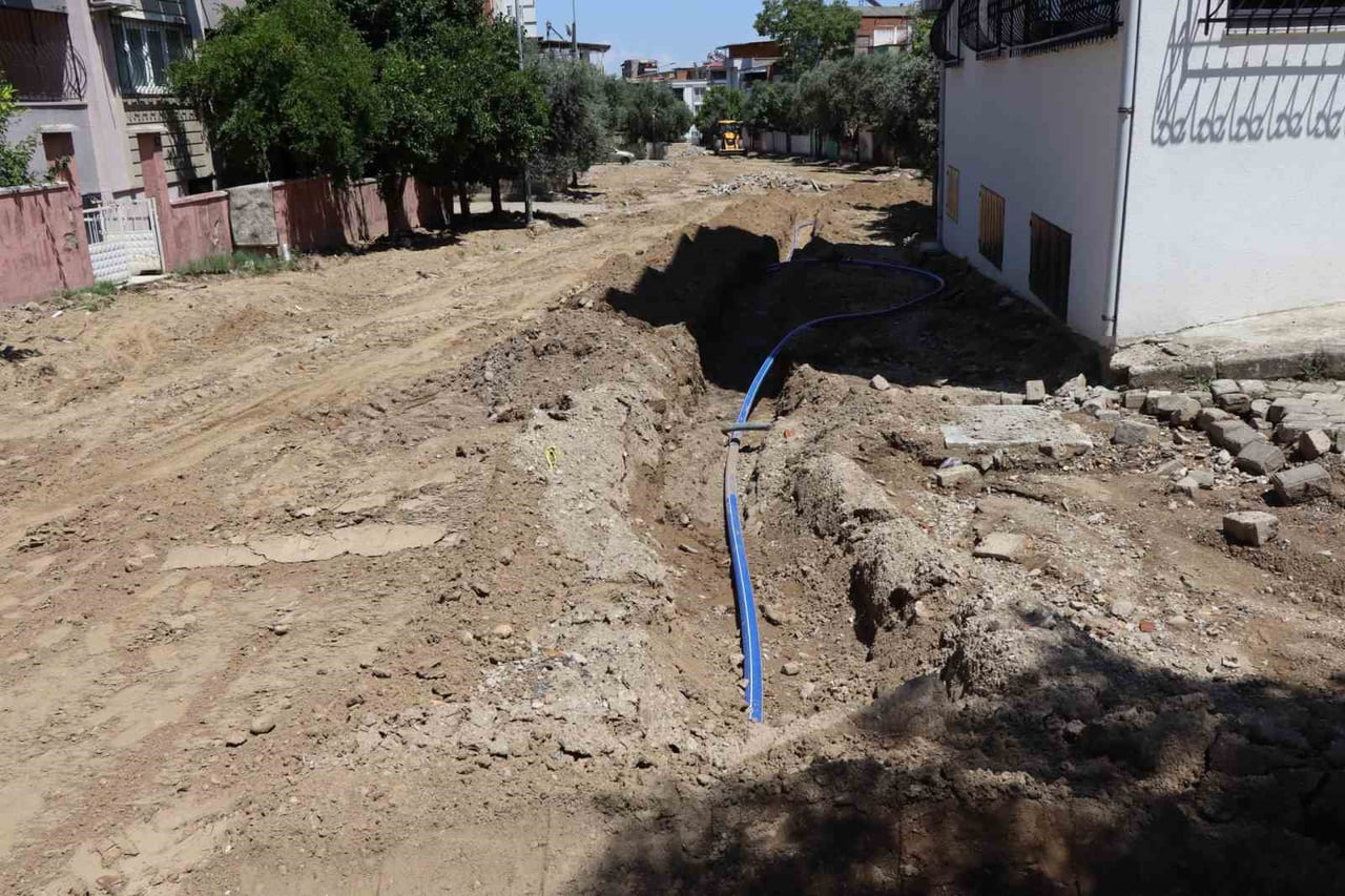 NAZİLLİ BELEDİYESİ, KENT GENELİNDE SÜRDÜRDÜĞÜ ÜSTYAPI VE ALTYAPI YATIRIMLARINA HIZ KESMEDEN DEVAM...