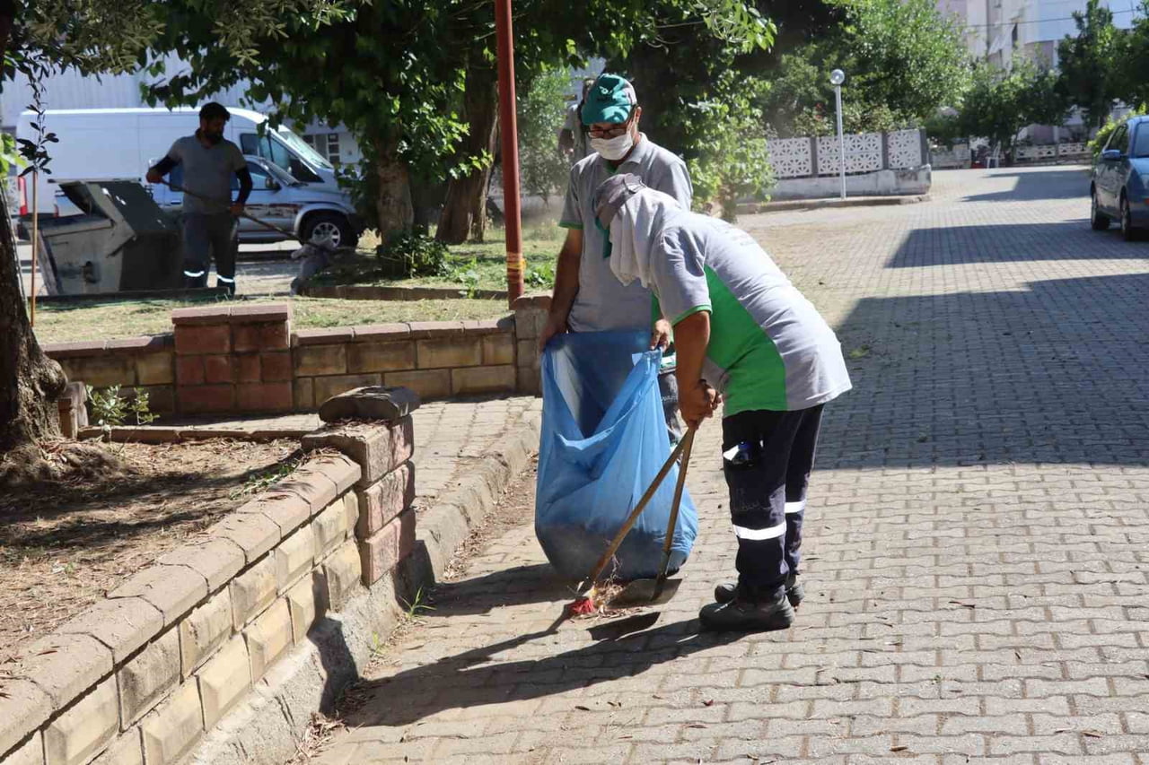 NAZİLLİ BELEDİYESİ TEMİZLİK ÇALIŞMALARINA DEVAM EDİYOR