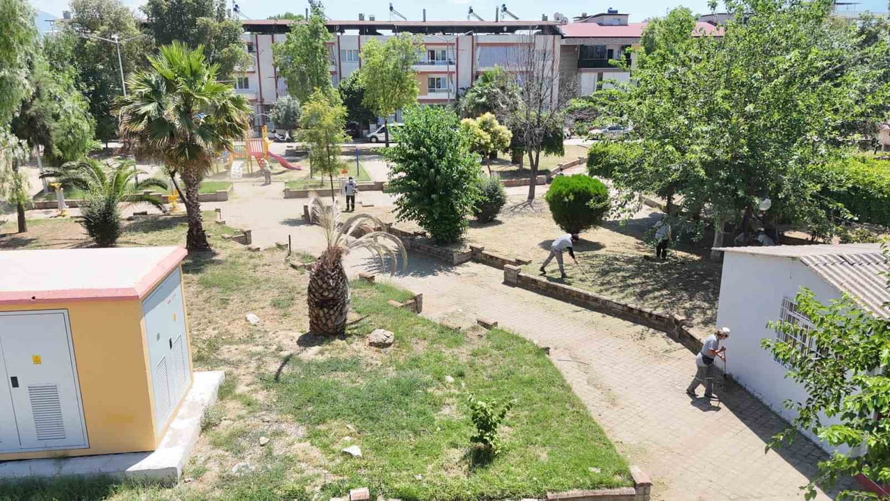 NAZİLLİ BELEDİYESİ TEMİZLİK ÇALIŞMALARINA DEVAM EDİYOR