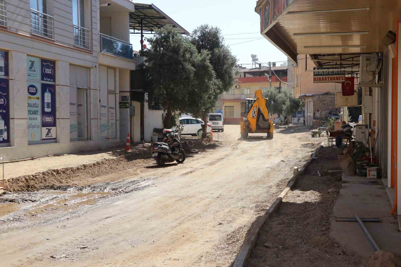 NAZİLLİ DUMLUPINAR’DA YOL ÇALIŞMASI