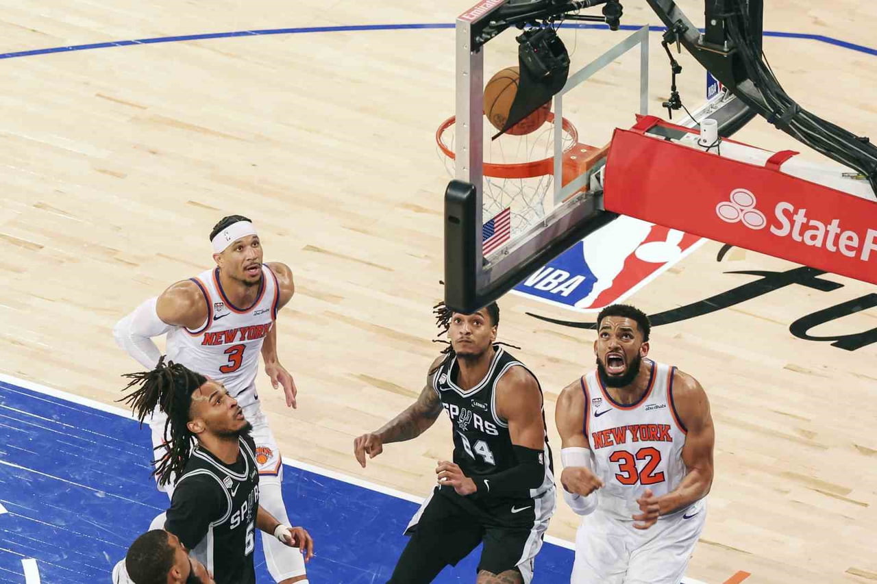 NBA FİNALİNDE NEW YORK KNİCKS, 29 SAYI GERİYE DÜŞTÜĞÜ MAÇTA SAN ANTONİO SPURS'Ü 107-106'LIK SKORLA...