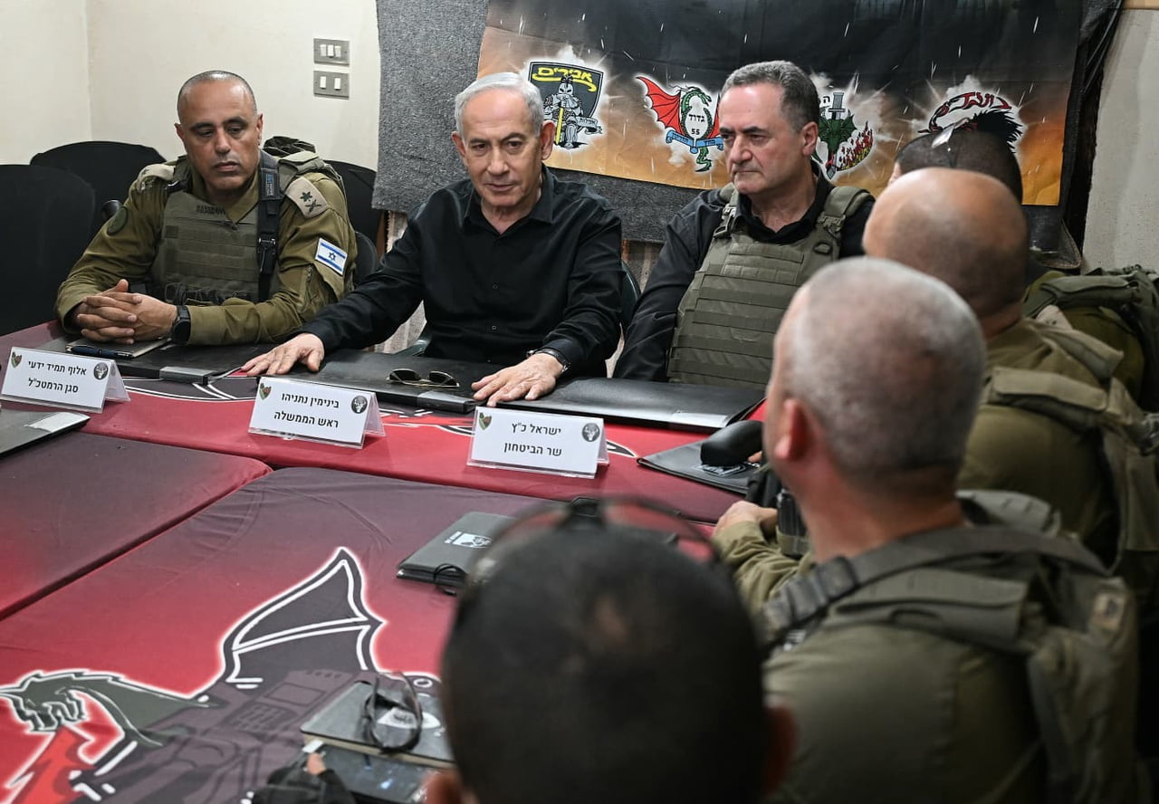 NETANYAHU, LÜBNAN’IN GÜNEYİNDEKİ İSRAİL ASKERLERİYLE BİR ARAYA GELDİ
