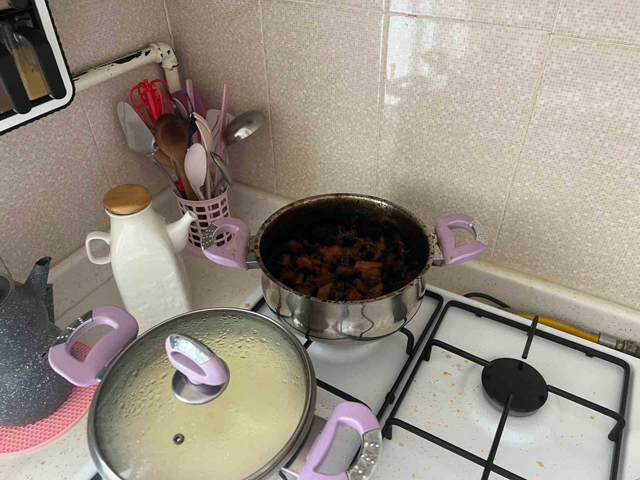 NEVŞEHİR'DE OCAK ÜZERİNDE UNUTULAN YEMEĞİN YANMASI SONUCU ÇIKAN KOKU APARTMANDA PANİĞE NEDEN...