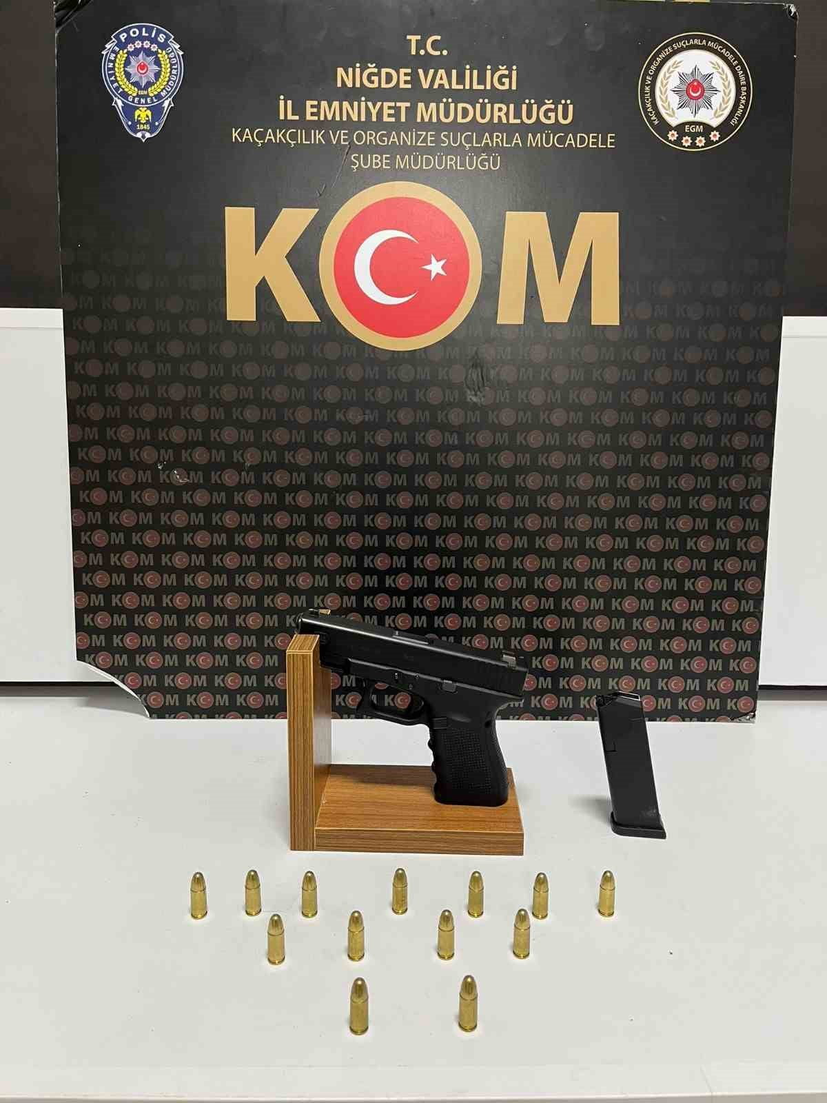 NİĞDE'DE KAÇAKÇILIK VE SAHTECİLİK OPERASYONLARI