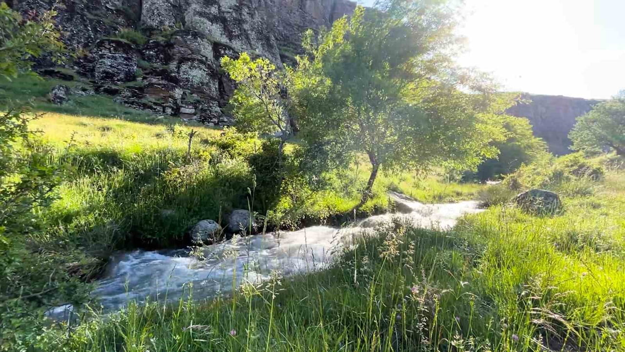 NİĞDE'NİN SAKLI CENNETLERİNDEN BİRİ OLARAK GÖSTERİLEN UZANDI VADİSİ, DOĞAL GÜZELLİKLERİ VE EŞSİZ...