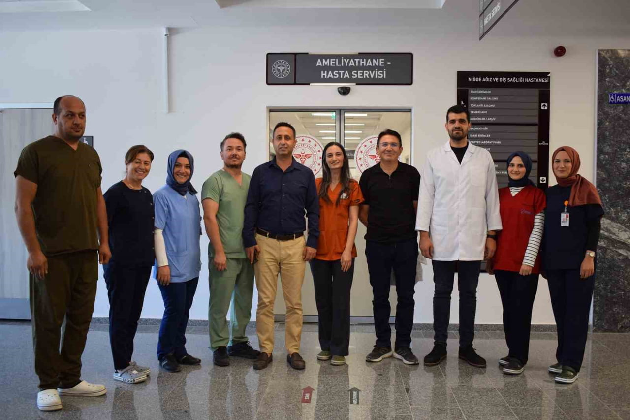 NİĞDE AĞIZ VE DİŞ SAĞLIĞI HASTANESİ'NDE İLK AMELİYAT BAŞARIYLA GERÇEKLEŞTİRİLDİ