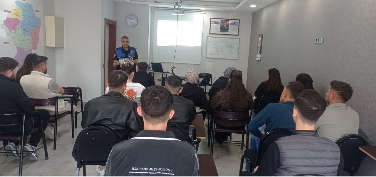 NİĞDE POLİSİNDEN DOLANDIRICILIĞA KARŞI BİLGİLENDİRME ÇALIŞMASI