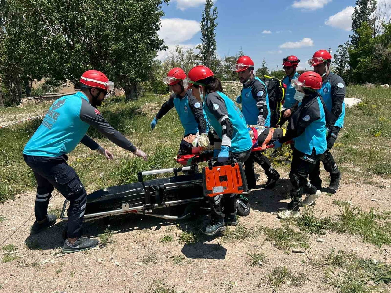 NİĞDE UMKE PERSONELİ MEDİKAL KURTARMA UYGULAMALARI EĞİTİMİNİ TAMAMLADI