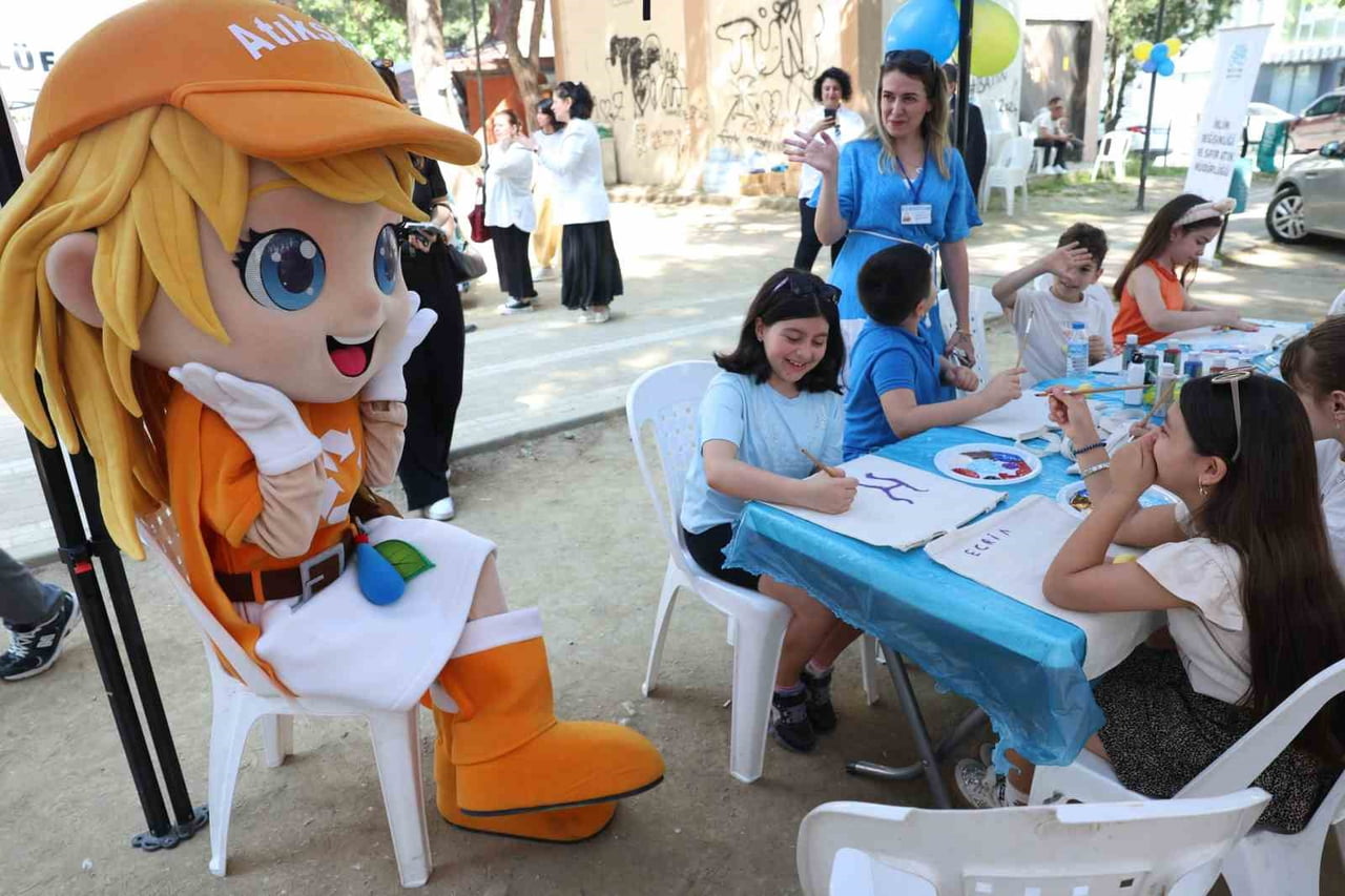 NİLÜFER BELEDİYESİ VE NİLÜFER KENT KONSEYİ’NİN DÜNYA ÇEVRE GÜNÜ’NDE DÜZENLEDİĞİ ETKİNLİKTEKİ...