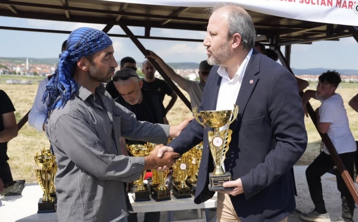 ÖDÜL TÖRENİ BAŞKAN YARDIMCISI İRFAN GÜLEÇ