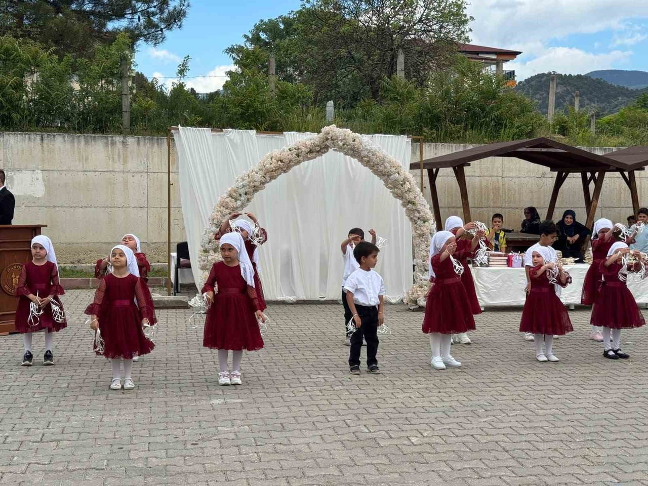 ÖĞRENCİLER TARAFINDAN HAZIRLANAN GÖSTERİLER BÜYÜK BEĞENİ TOPLADI.
