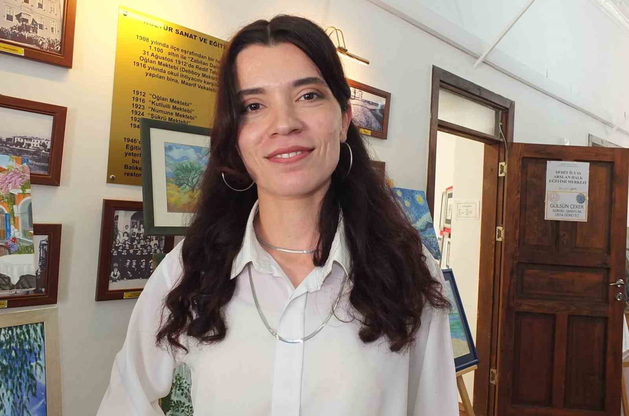 ÖĞRETMEN GÜLSÜN ÇEKER