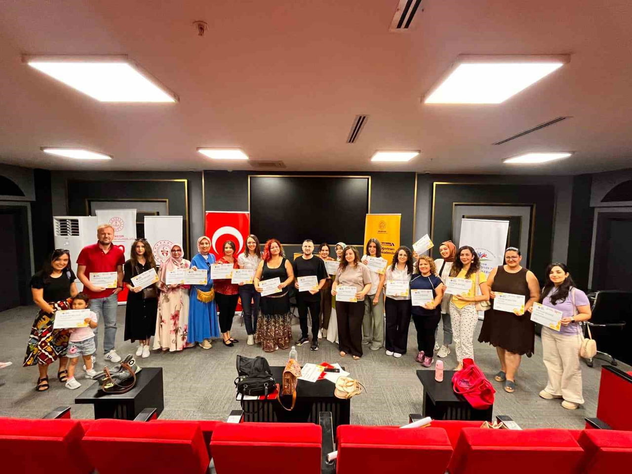 ÖĞRETMEN MÜZİK AKADEMİSİNDE COŞKULU FİNAL