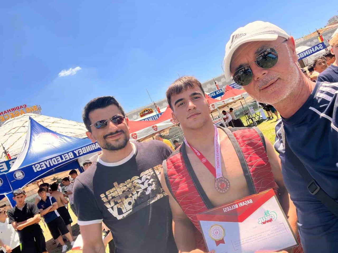 OKULLAR ARASI GELENEKSEL SPORLAR ABA GÜREŞİ TÜRKİYE BİRİNCİLİĞİ MÜSABAKALARI'NDA AYDIN'I TEMSİL...