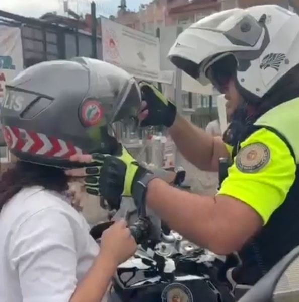 OKULLARI KARIŞTIRAN ÖĞRENCİLER, MOTORİZE POLİS EKİPLERİ TARAFINDAN SINAVA YETİŞTİRİLDİ.