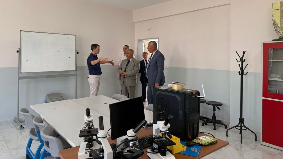 OKULLARI ZİYARET ETTİ