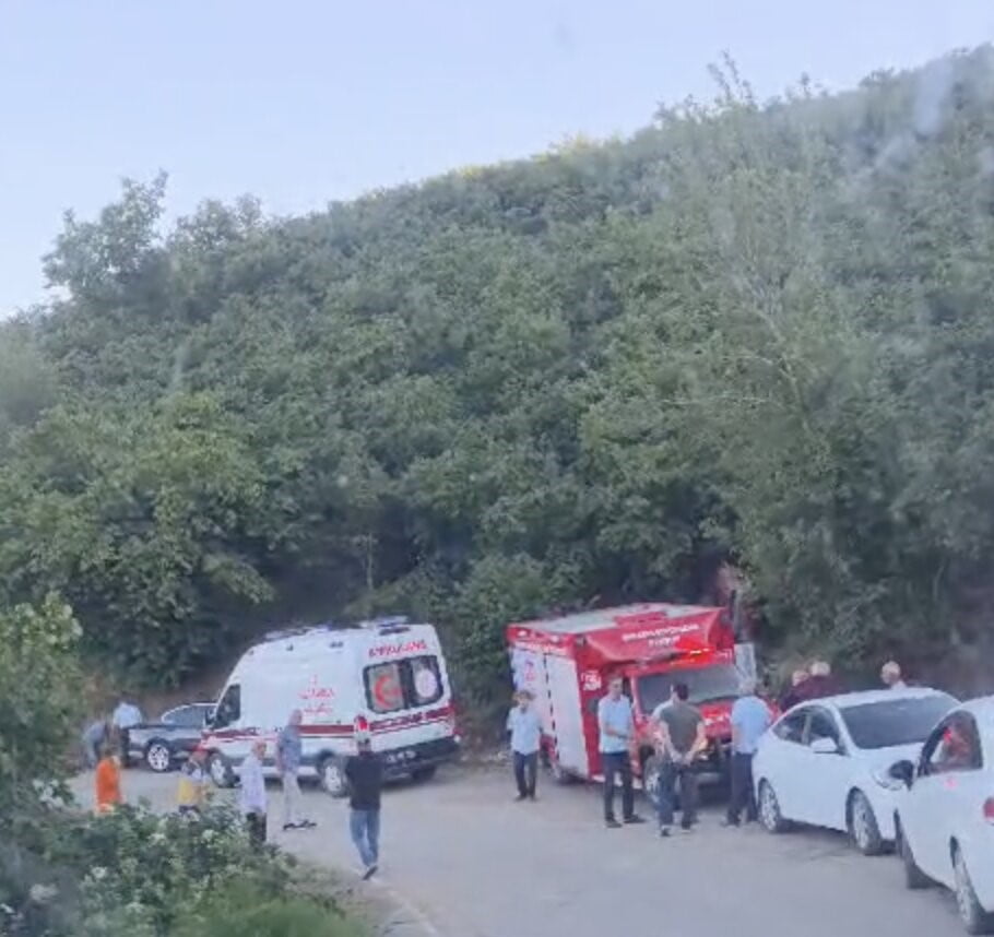 OLAY YERİNE SAĞLIK, İTFAİYE VE JANDARMA EKİPLERİ SEVK EDİLDİ.