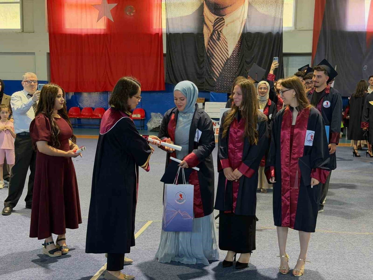 ONDOKUZ MAYIS ÜNİVERSİTESİ ALAÇAM MESLEK YÜKSEKOKULU'NUN 2025-2026 EĞİTİM ÖĞRETİM YILI MEZUNİYET...
