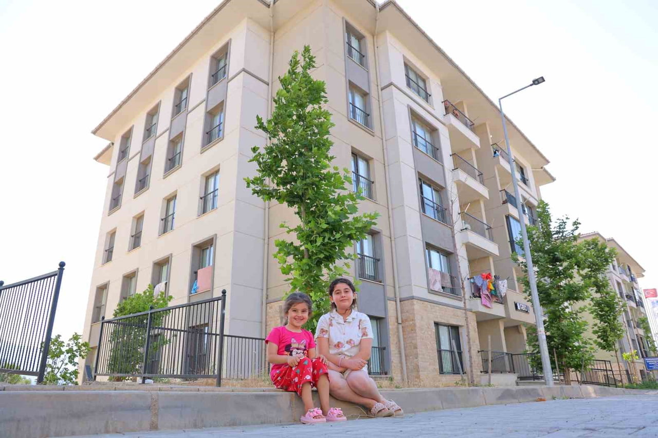 ONİKİŞUBAT İLÇESİ KURTLAR BÖLGESİNDE YAPIMI TAMAMLANARAK HAK SAHİPLERİNE TESLİM EDİLEN BAYKAR...