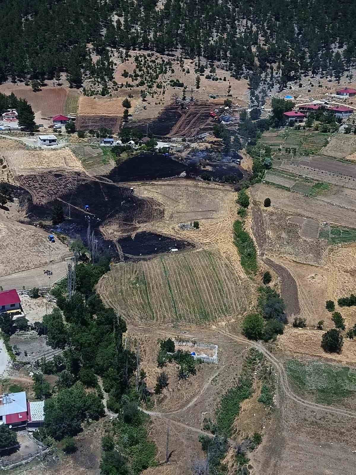 ONİKİŞUBAT İLÇESİNDE ÇIKAN ORMAN YANGINI, HAVADAN VE KARADAN YÜRÜTÜLEN YOĞUN MÜDAHALE SAYESİNDE...