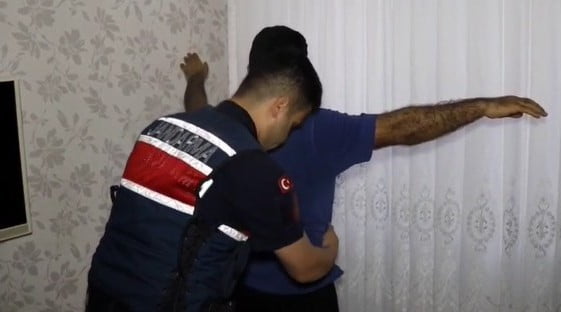 OPERASYONDA 2 KİŞİ GÖZALTINA ALINDI