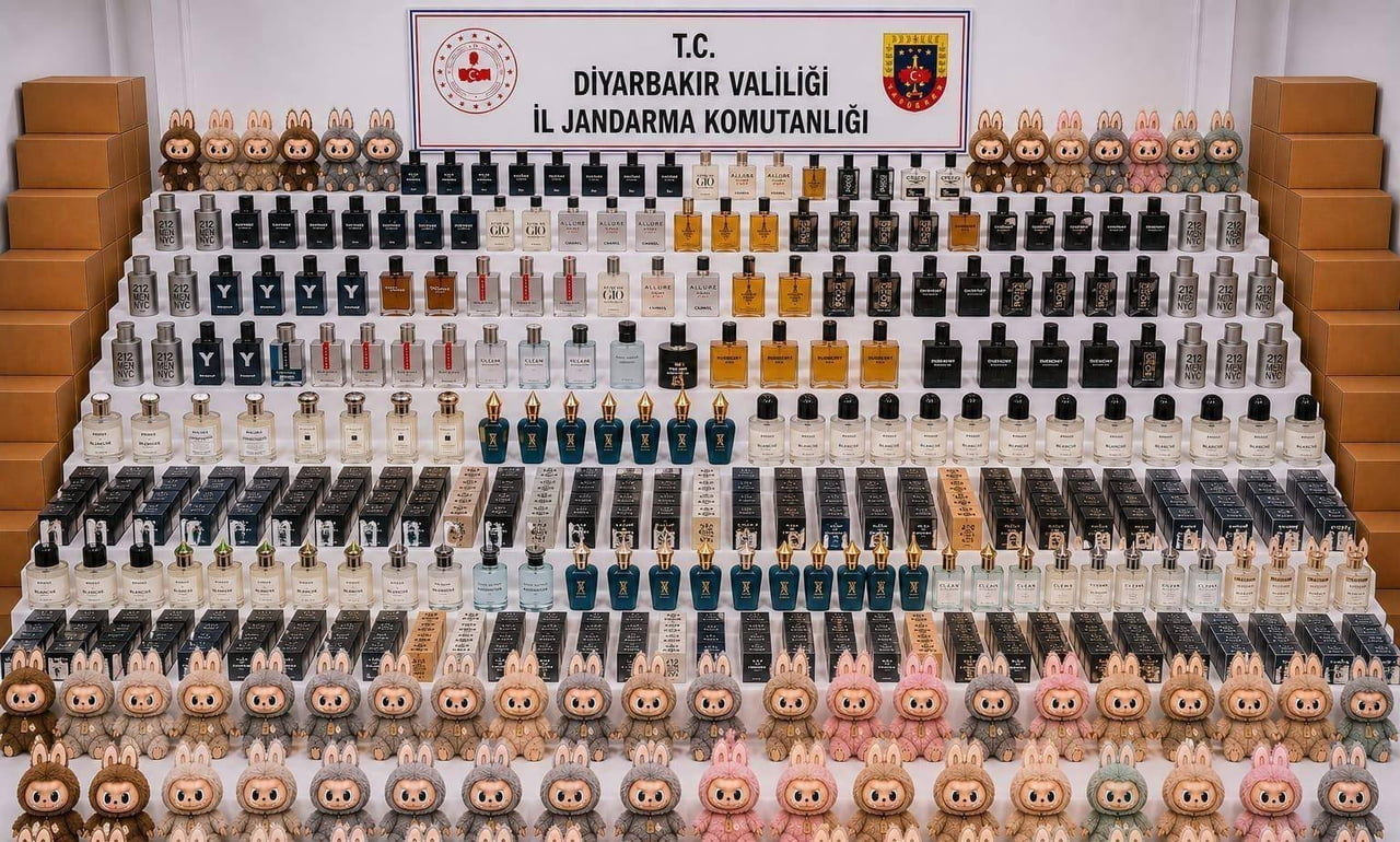OPERASYONLAR NETİCESİNDE 17 BİN 514 ADET SİGARA KAĞIDI, 5 BİN 552 PAKET KAÇAK SİGARA, 2 BİN 800...
