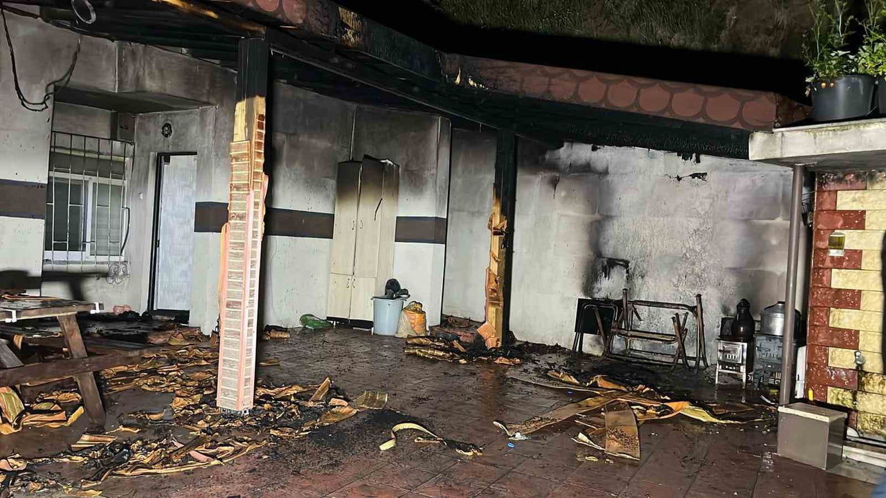 ORDU'NUN PERŞEMBE İLÇESİNDE CAMİ LOJMANINDA ÇIKAN YANGINDA İMAM YARALANDI, 3 KİŞİ DE DUMANDAN...
