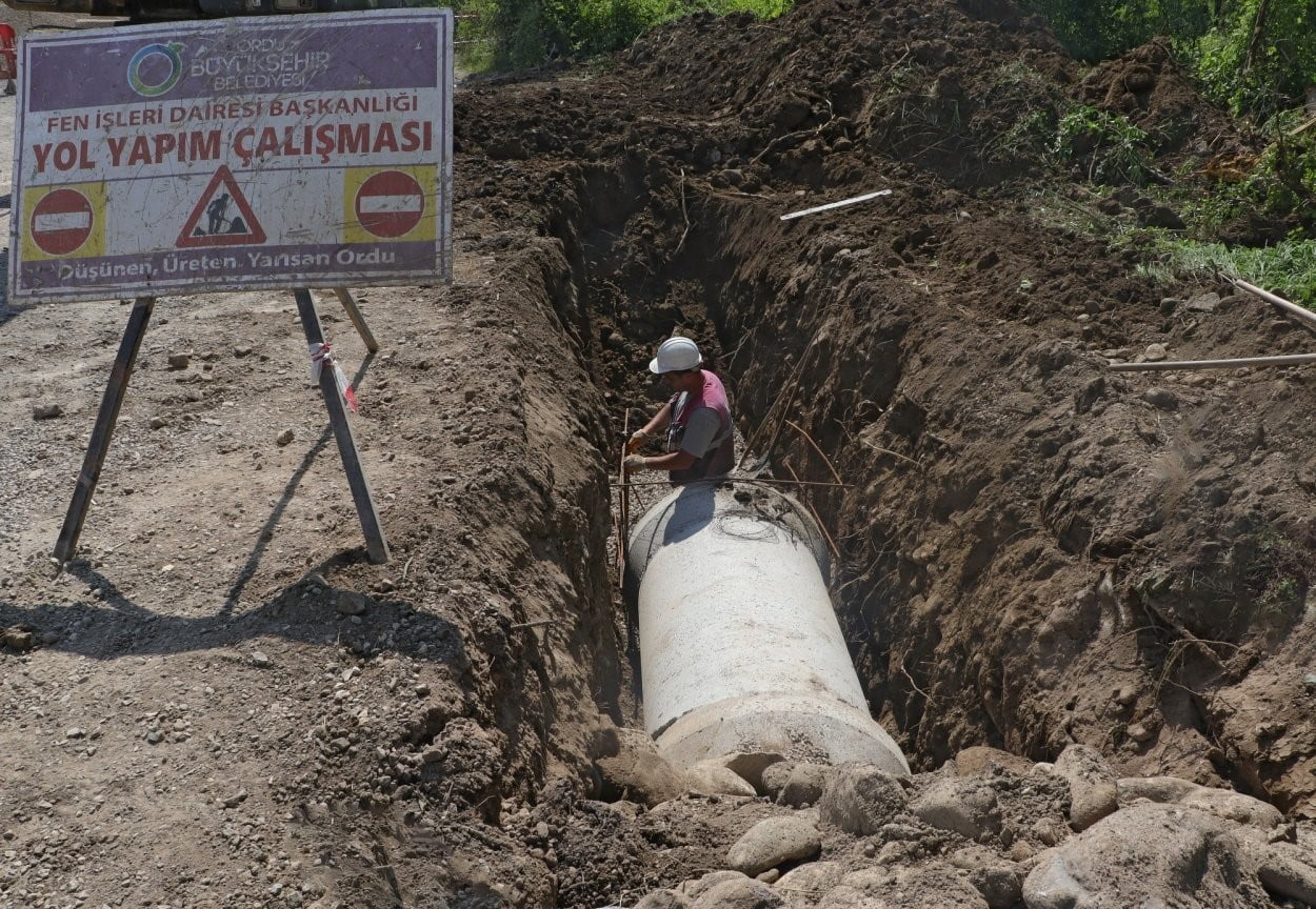 ORDU BÜYÜKŞEHİR BELEDİYESİ, FATSA İLÇESİNDE YÜRÜTTÜĞÜ ALTYAPI GÜÇLENDİRME ÇALIŞMALARINI...