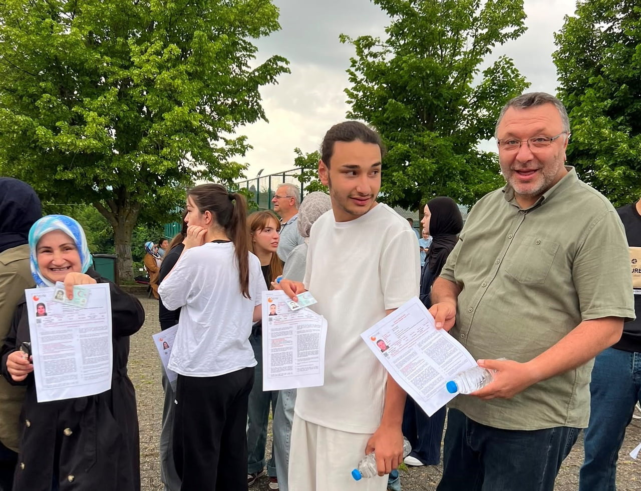 ORDU’NUN FATSA İLÇESİNDE YAŞAYAN YAKAN AİLESİ, YÜKSEKÖĞRETİM KURUMLARI SINAVI’NDA (YKS) BİRLİKTE...