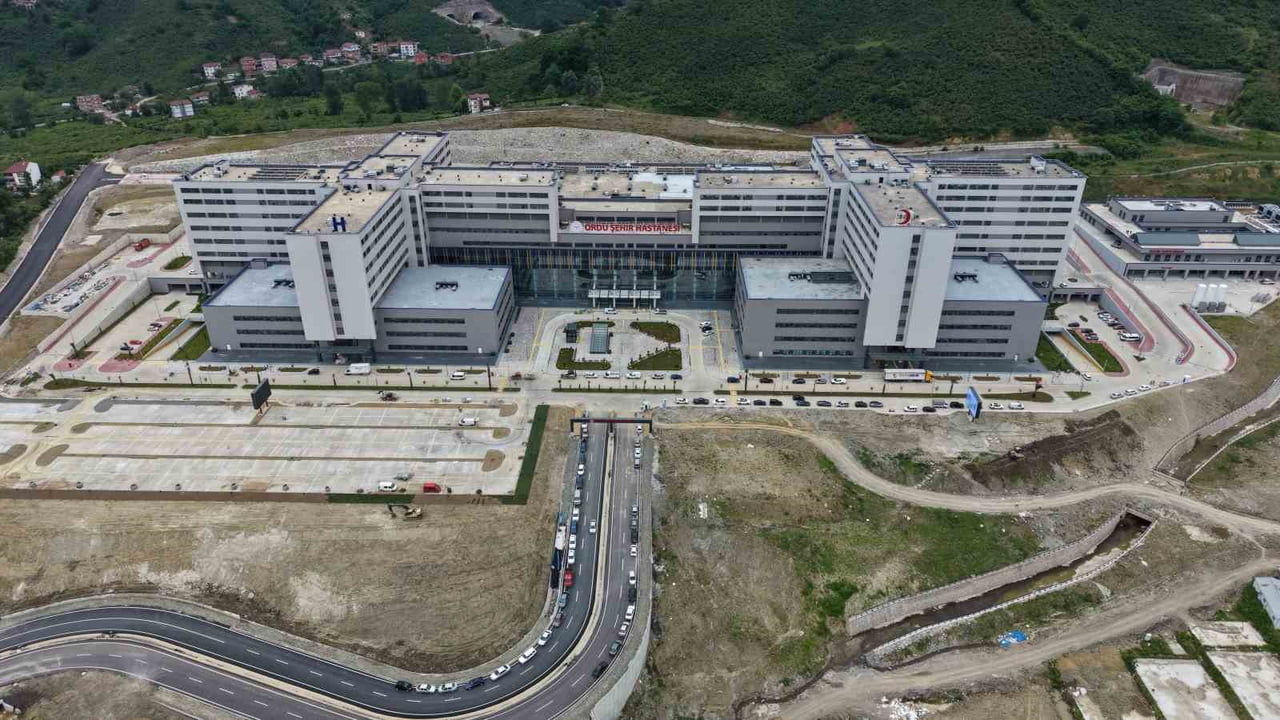 ORDU’YA SAĞLIK ALANINDA SINIF ATLATACAK OLAN VE FİZİKİ İNŞAATI TAMAMLANAN BİN 200 YATAKLI ŞEHİR...