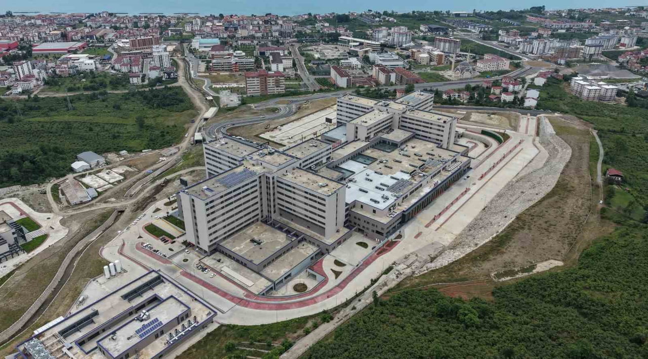 ORDU’YA SAĞLIK ALANINDA SINIF ATLATACAK OLAN VE FİZİKİ İNŞAATI TAMAMLANAN BİN 200 YATAKLI ŞEHİR...