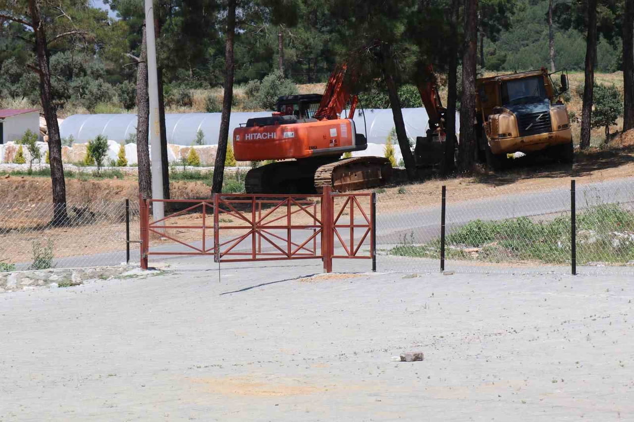 ÖRENTAHT MAHALLESİ’NDEKİ SOSYAL TESİSLERDEKİ EKSİKLER TAMAMLANDI