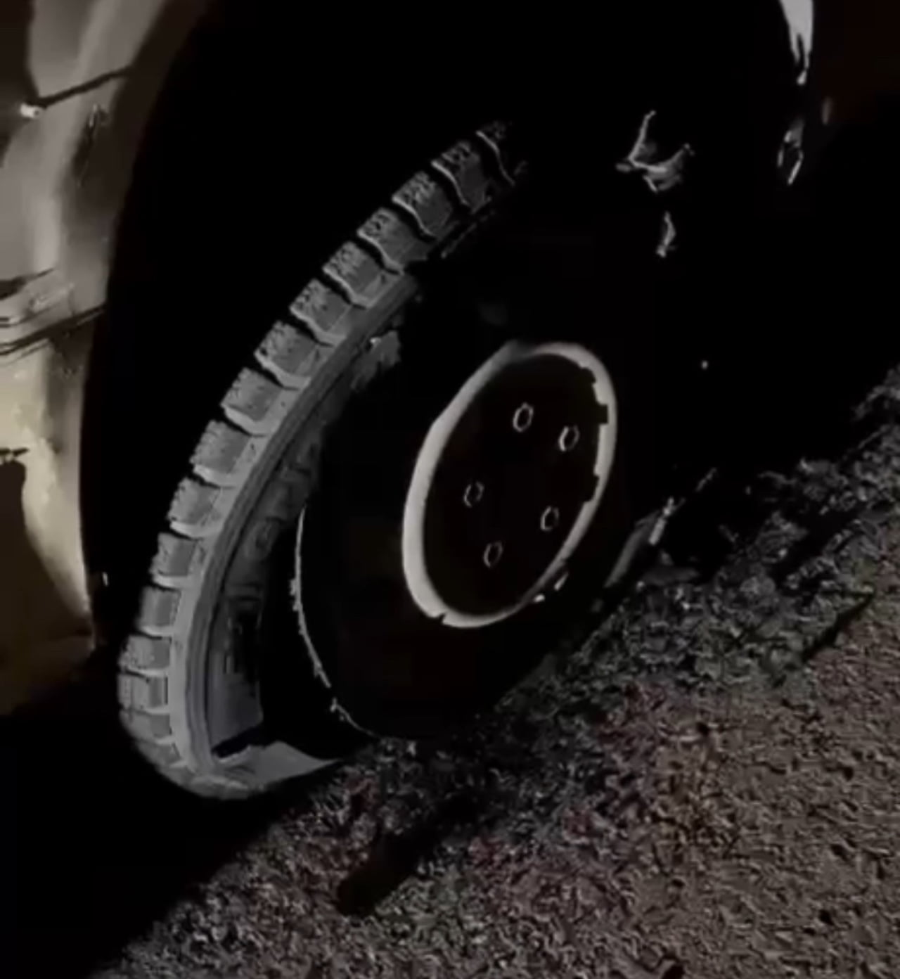 ORGANİZASYON SAHİBİ CİHAN MAVZER, ORGANİZASYON FİRMASINA AİT ARACIN DA ZARAR GÖRDÜĞÜNÜ VE ARAÇTA...